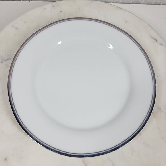 Williams Sonoma Open Kitchen Plate 9" Blue Gold Rim Salad Dinnerware - Picture 5 of 15